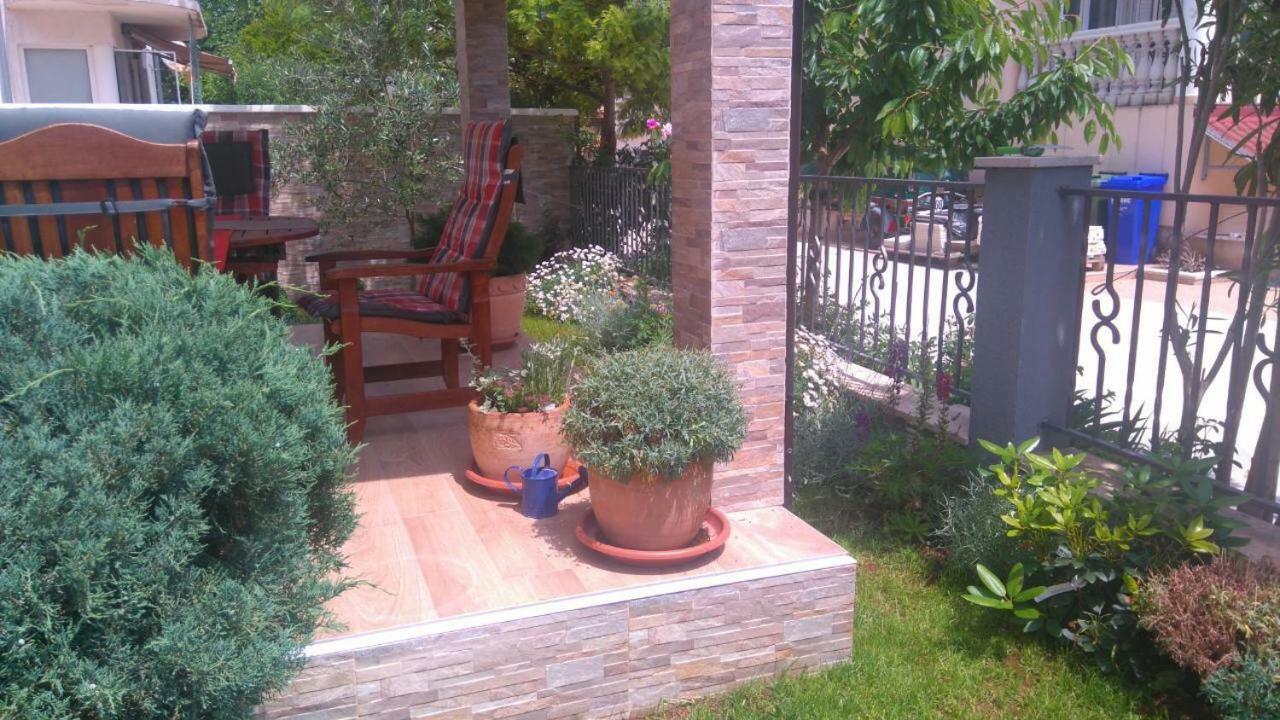 Sunset Apartment With A Private Yard At Medulin Riviera Exterior photo